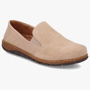 Earth Origins Women's Size 9.5 Erica Slip-On Wheat Round Toe Box Loafer Shoes